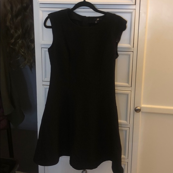 Black dress - Picture 1 of 5